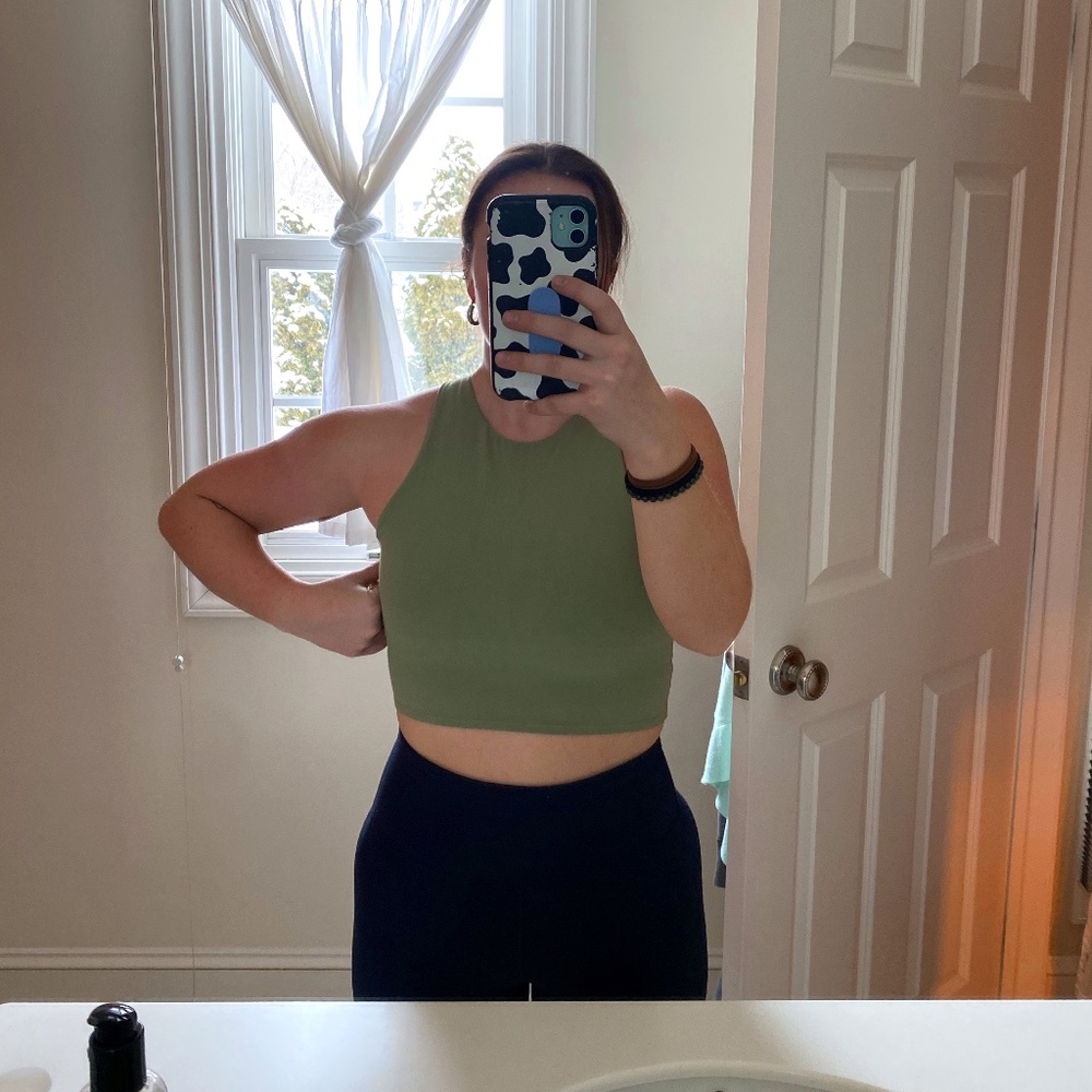 Athleta Conscious Crop A-C - Size S, Eucalyptus Olive